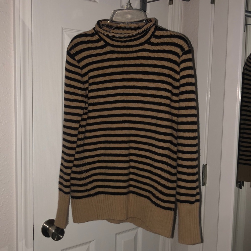 Knit sweater